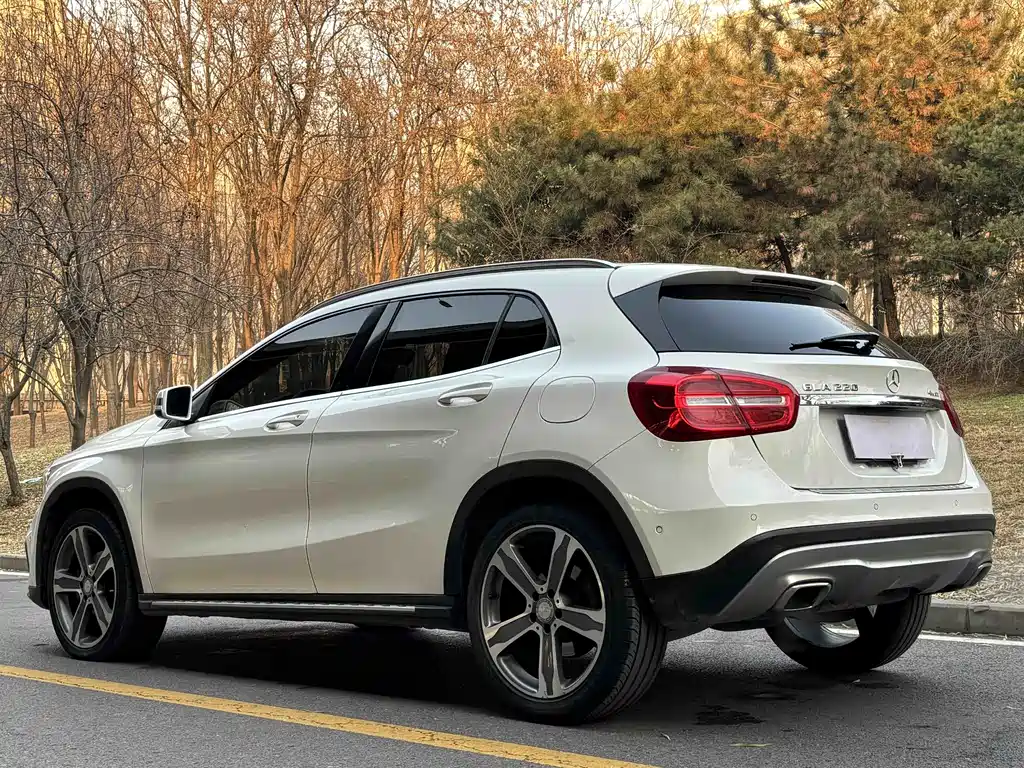 Mercedes-Benz GLA 2016
