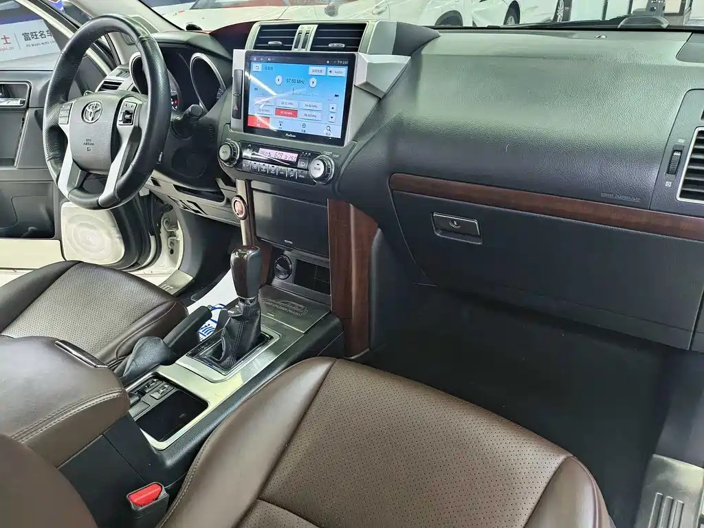 Toyota Prado 2018 — фото 19