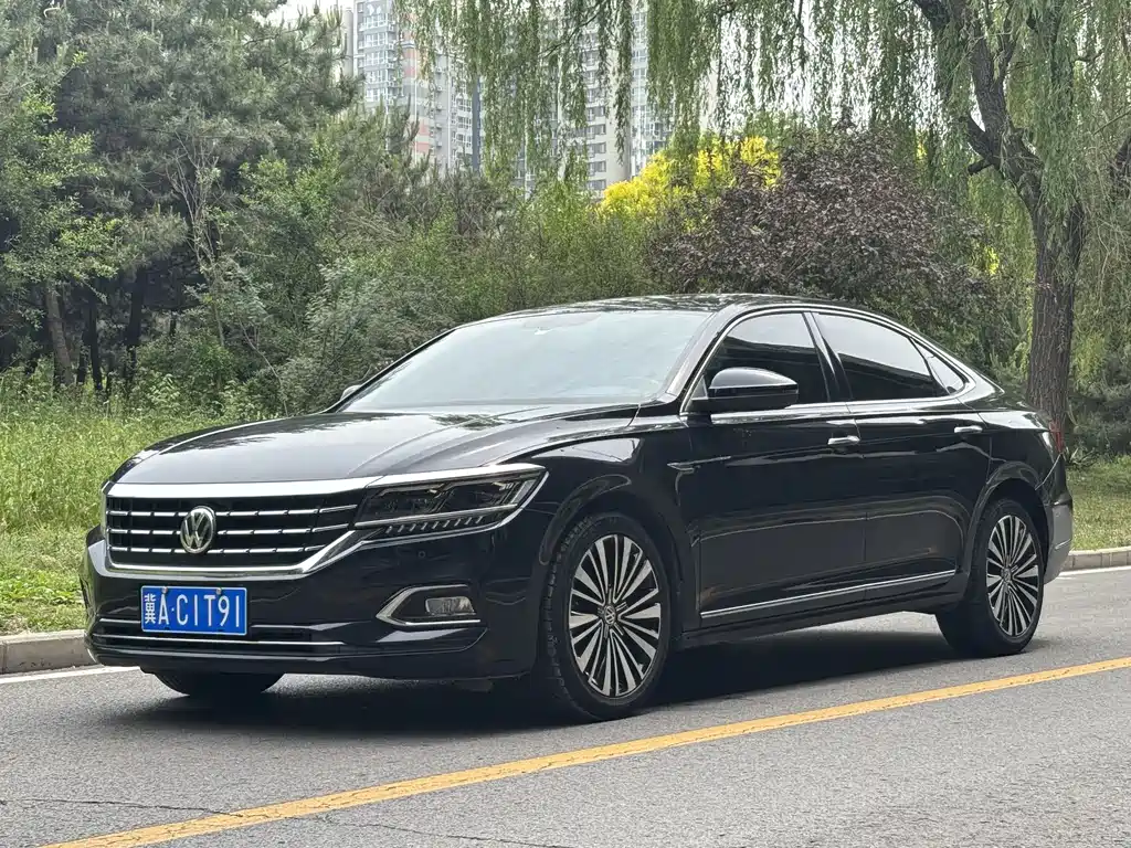 Volkswagen Passat 2019 — фото 1