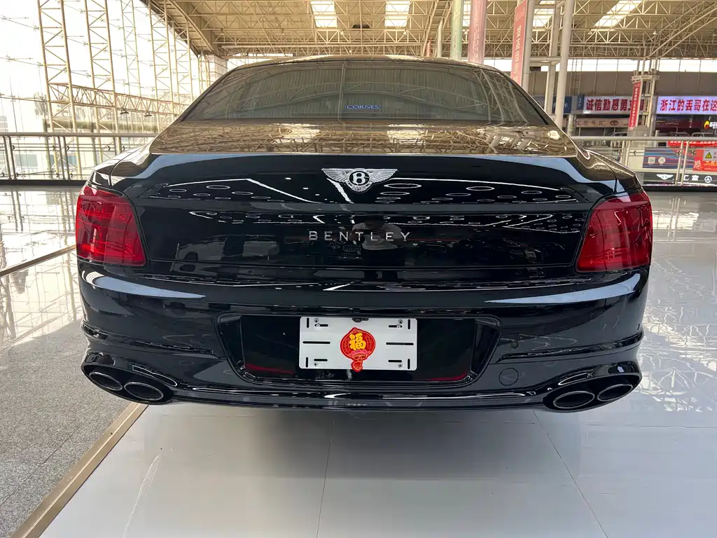 Bentley Flying Spur — фото 20