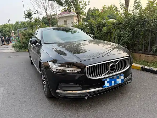 Volvo S90 2023