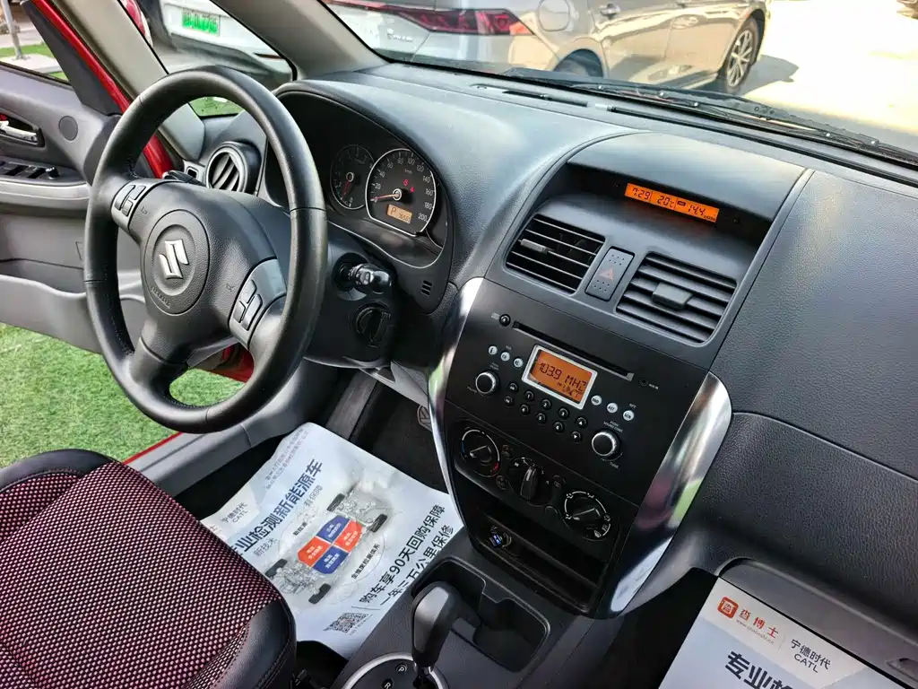 Suzuki SX4 2010 — фото 17