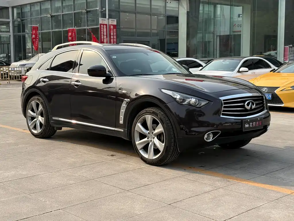 Infiniti QX70 2015 — фото 3