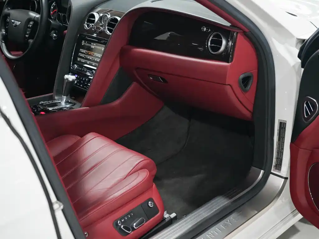 Bentley Flying Spur 2014 — фото 16