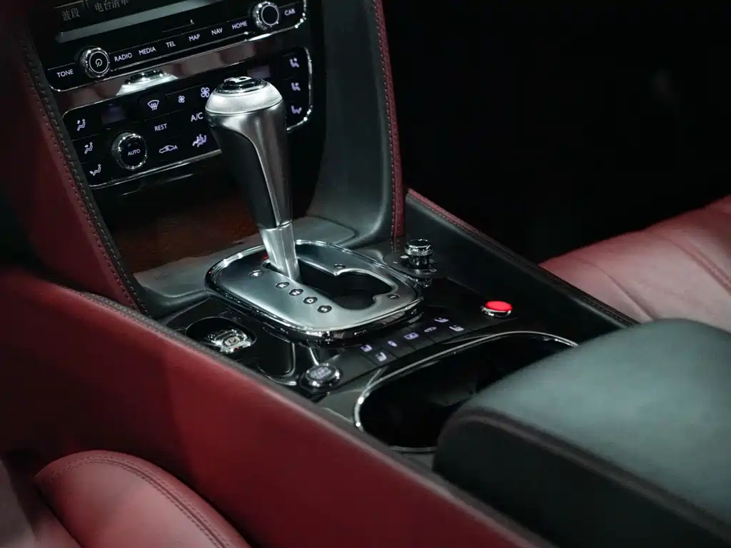 Bentley Flying Spur 2014 — фото 11