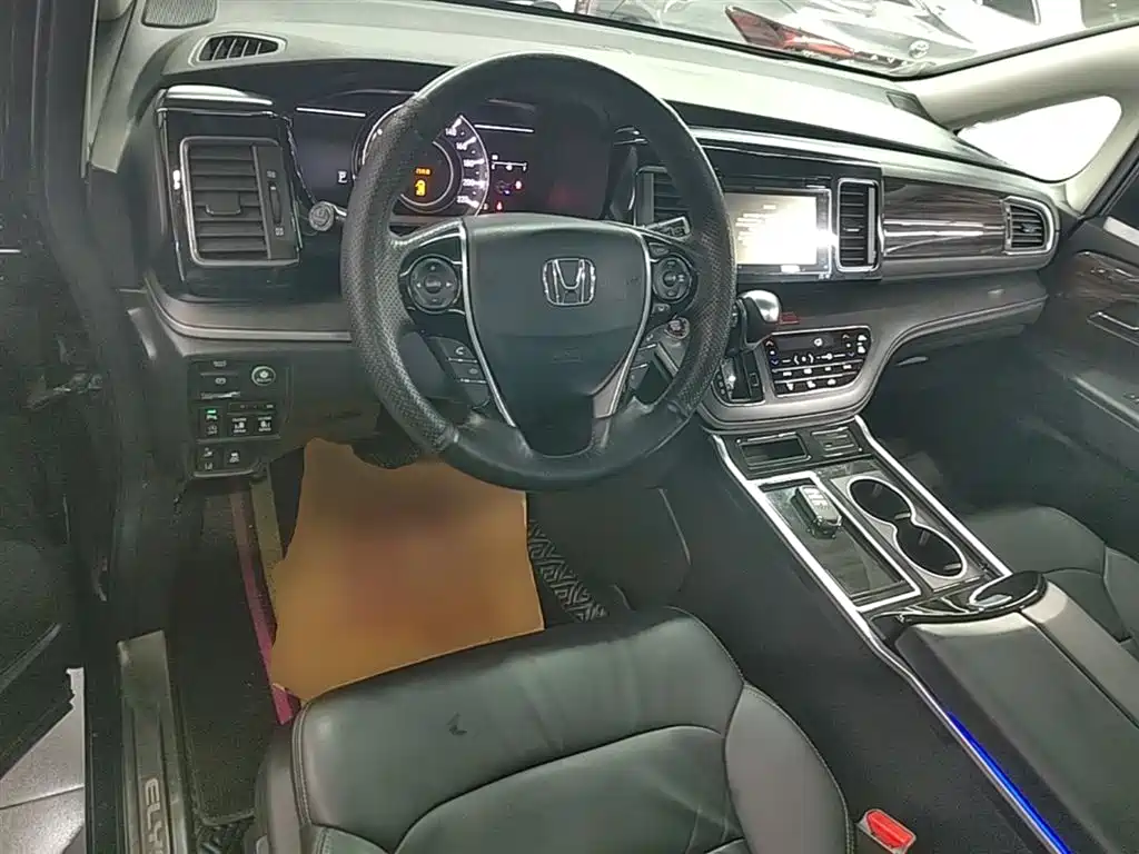 Honda Elysion 2017 — фото 10