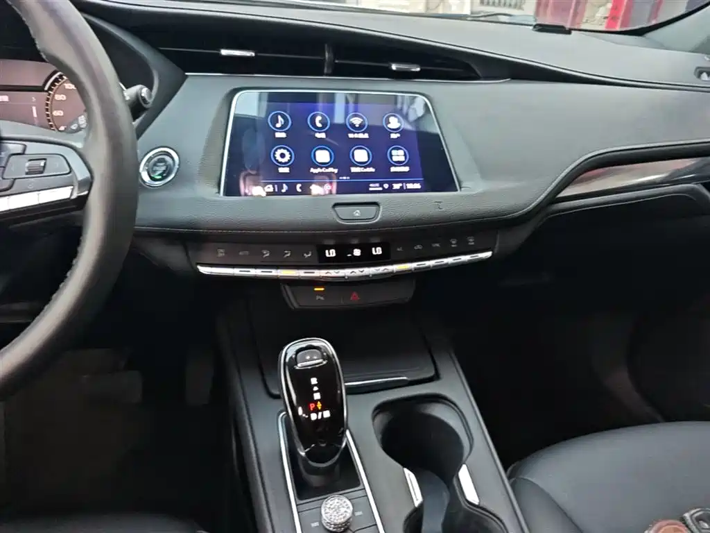 Cadillac XT4 2020 — фото 13
