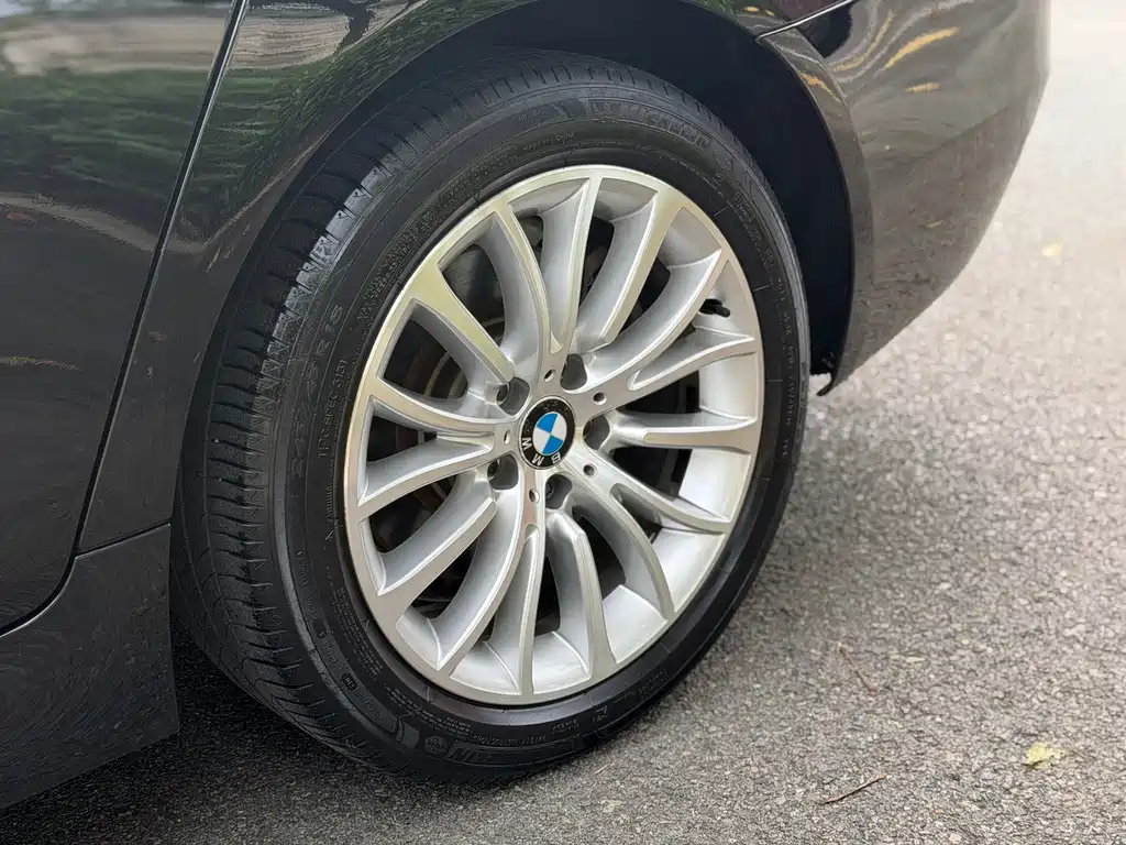 BMW 5 Series 2016 — фото 12