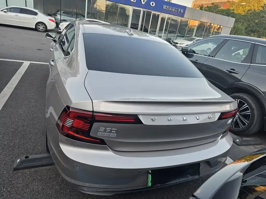 Volvo S90 PHEV 2023 — фото 6