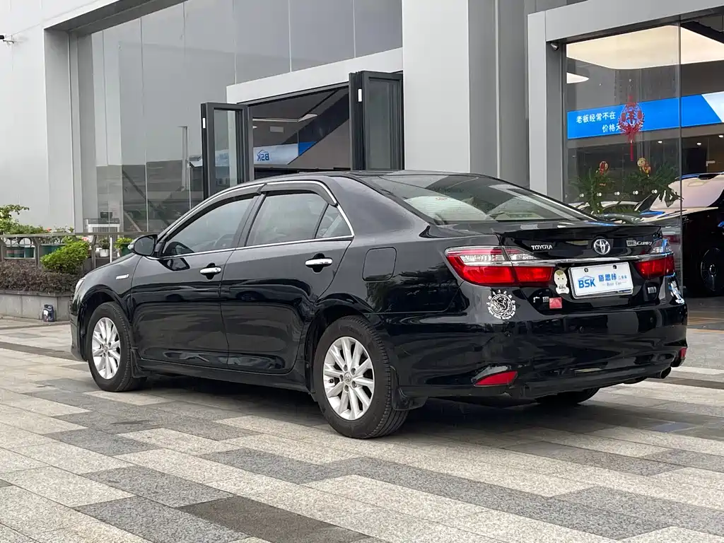 Toyota Camry 2016 — фото 5