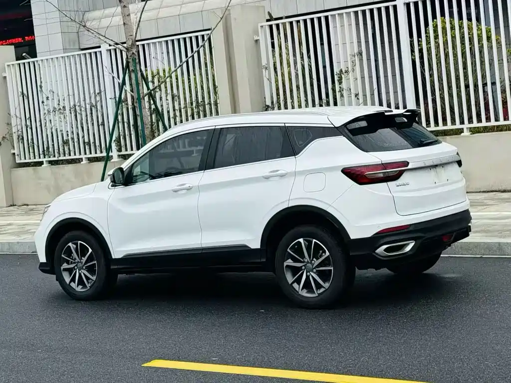Geely Binyue 2022 — фото 3