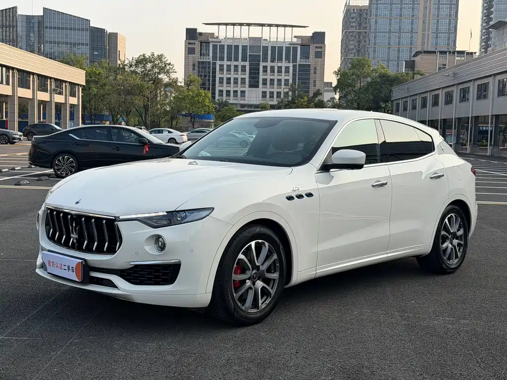 Maserati Levante 2022 — фото 1