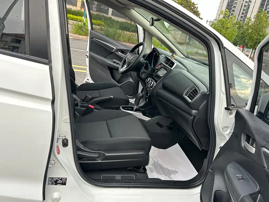 Honda Fit 2015 — фото 16