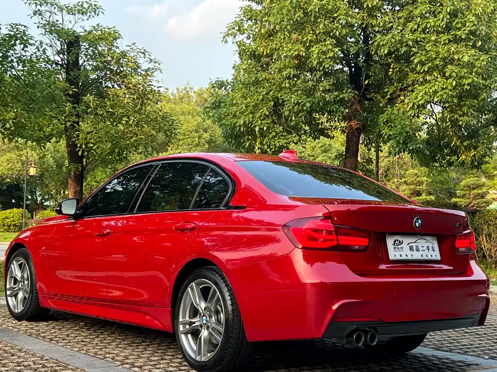 BMW 3 Series 2018 — фото 18