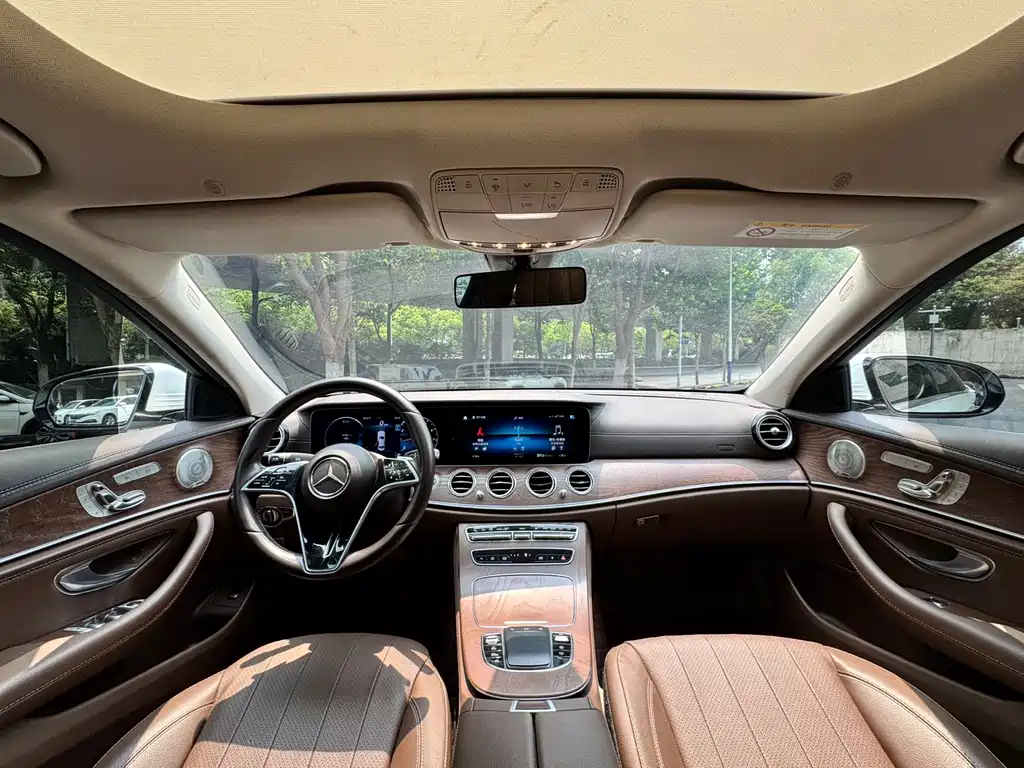Mercedes-Benz E-Class 2023 — фото 9