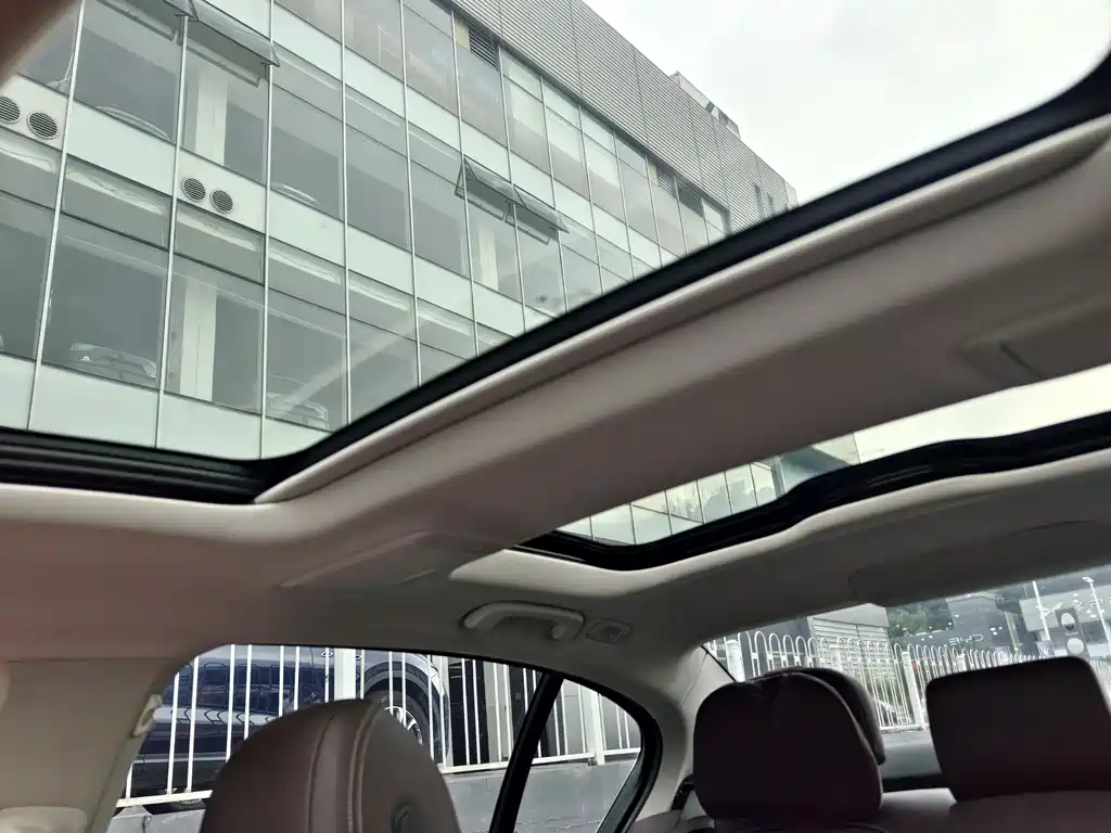BMW 5 Series New Energy 2019 — фото 15