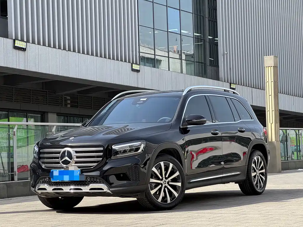Mercedes-Benz GLB 2024 — фото 1