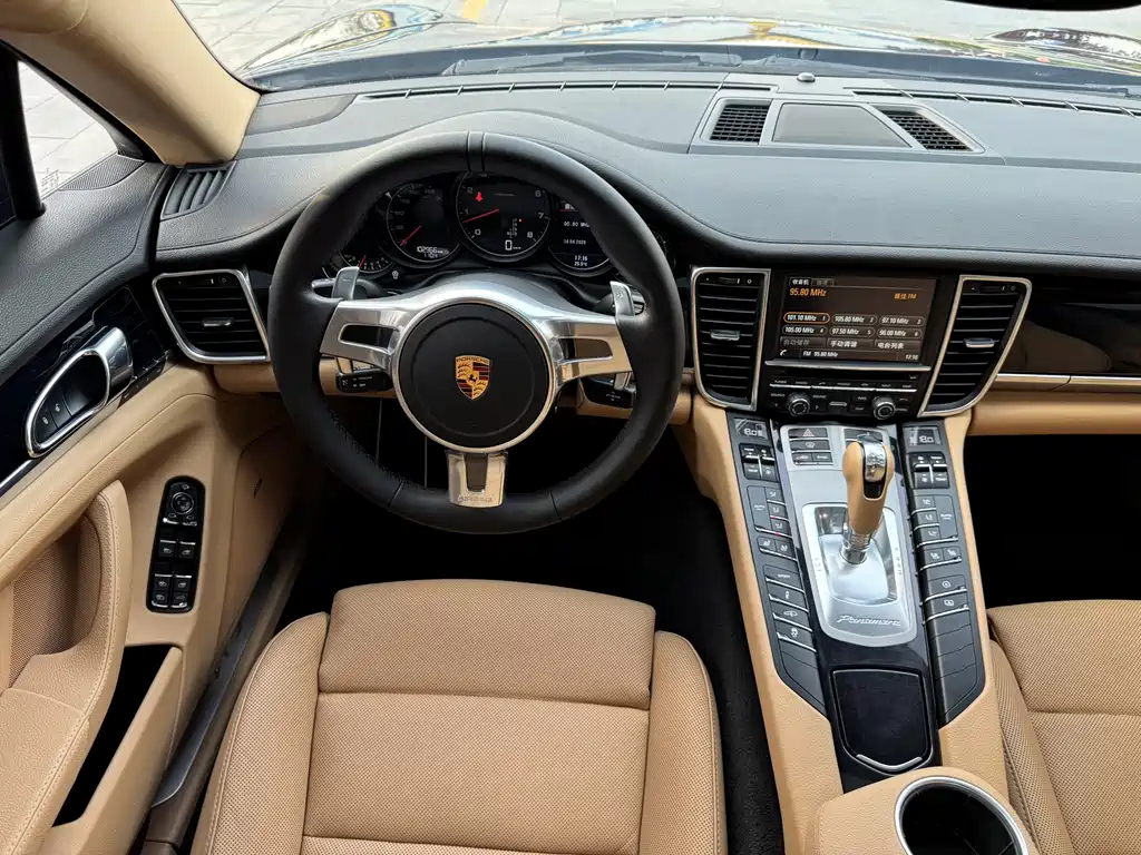 Porsche Panamera 2016 — фото 20