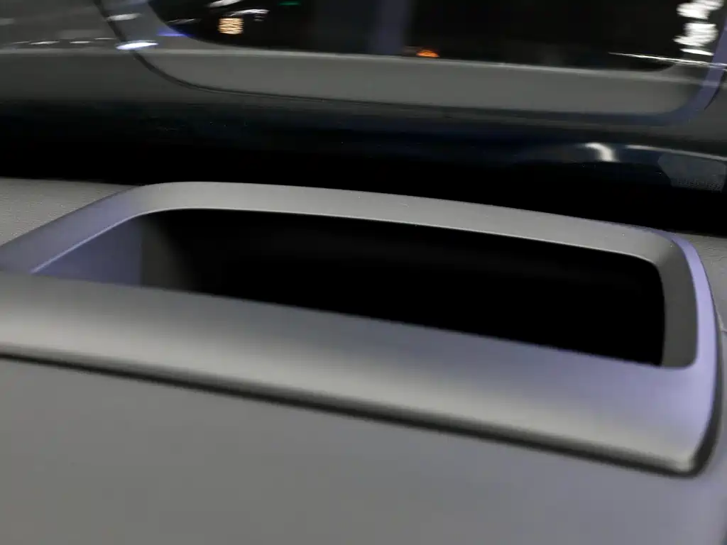 Volvo XC90 2018 — фото 18