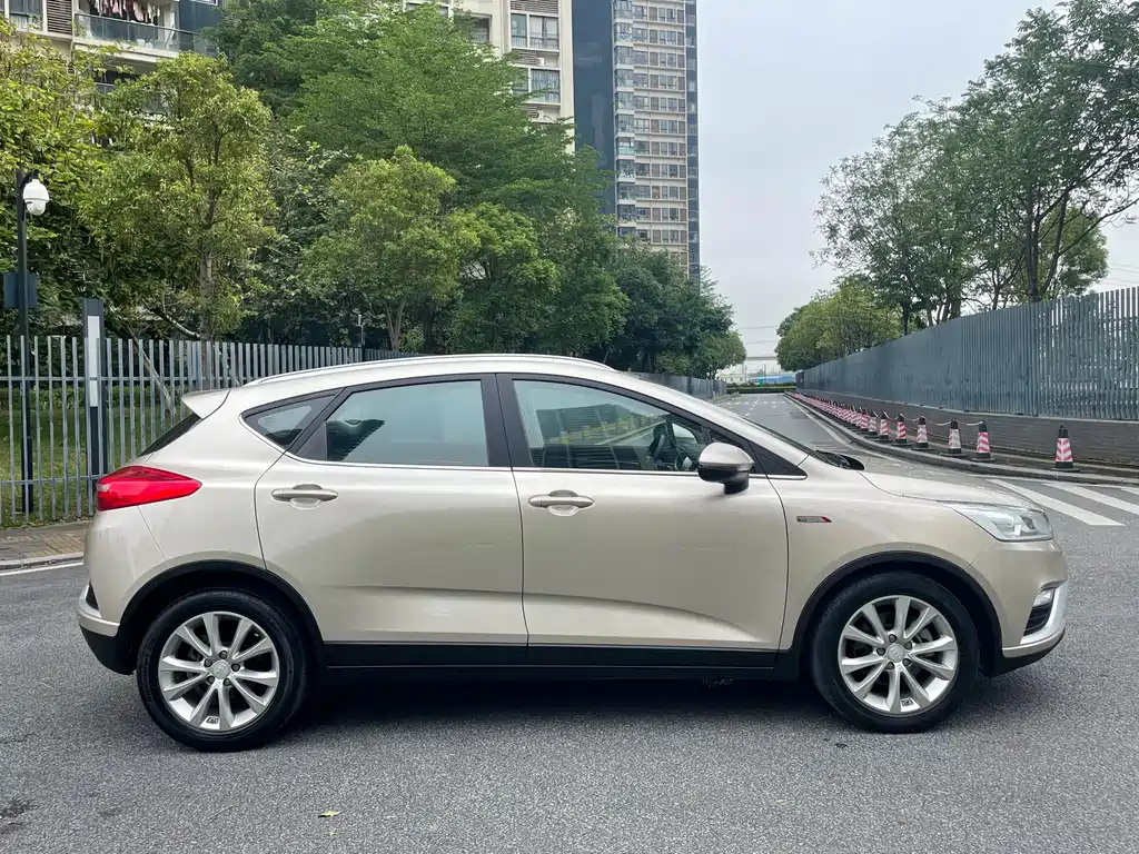 Geely Emgrand GS 2018 — фото 18