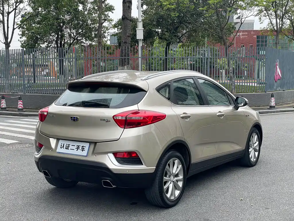 Geely Emgrand GS 2018 — фото 21
