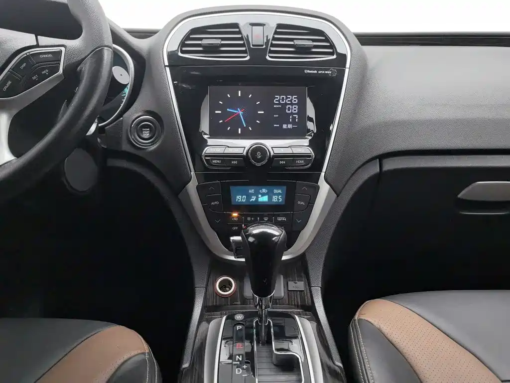 GAC Trumpchi GS5 Super 2015 — фото 12