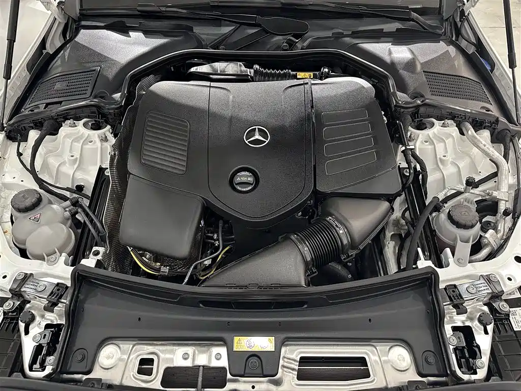 Mercedes-Benz C-Class 2025 — фото 15