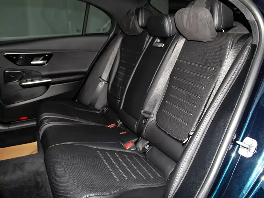 Mercedes-Benz C-Class 2025 — фото 20