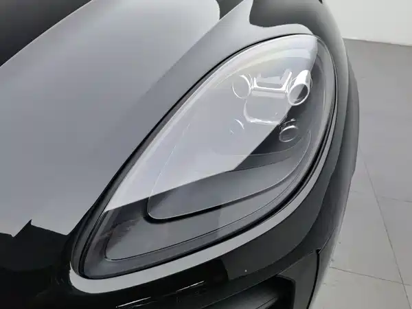 Porsche Macan 2021