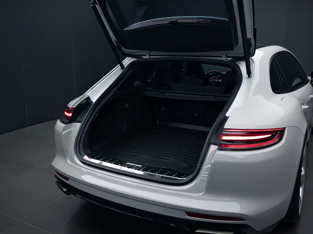 Porsche Panamera 2019 — фото 28