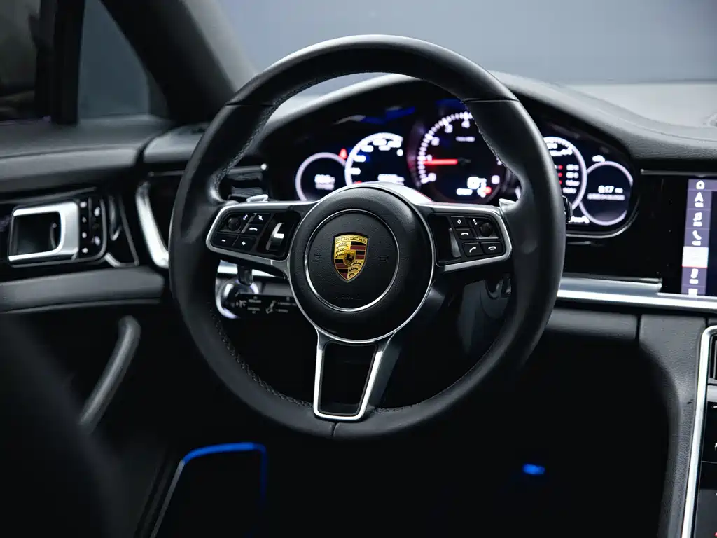 Porsche Panamera 2019 — фото 12