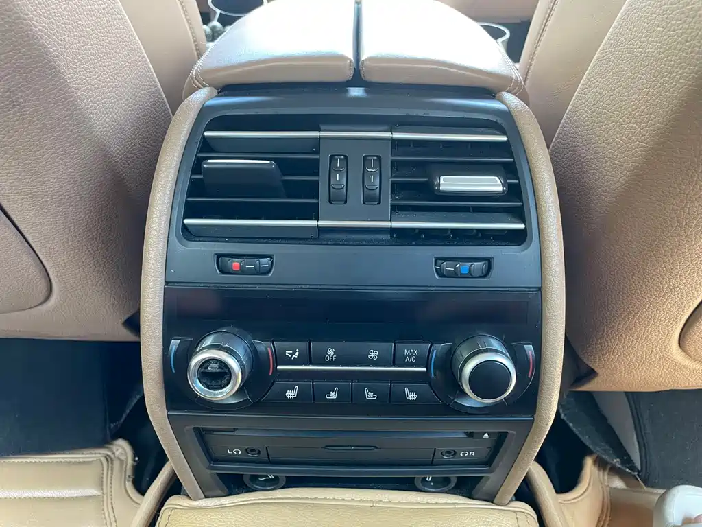 BMW 7 Series 2013 — фото 16