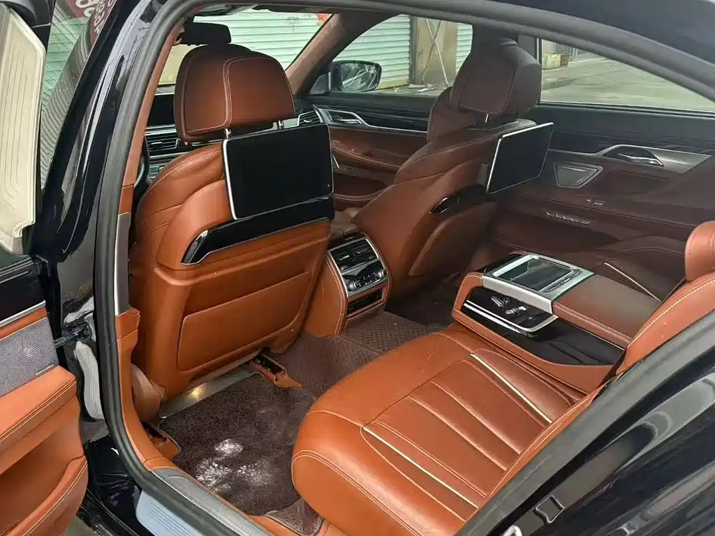 BMW 7 Series 2017 — фото 4