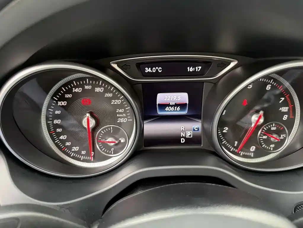 Mercedes-Benz GLA 2019 — фото 12