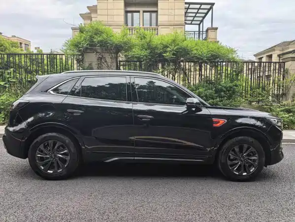 Hongqi HS5 2023