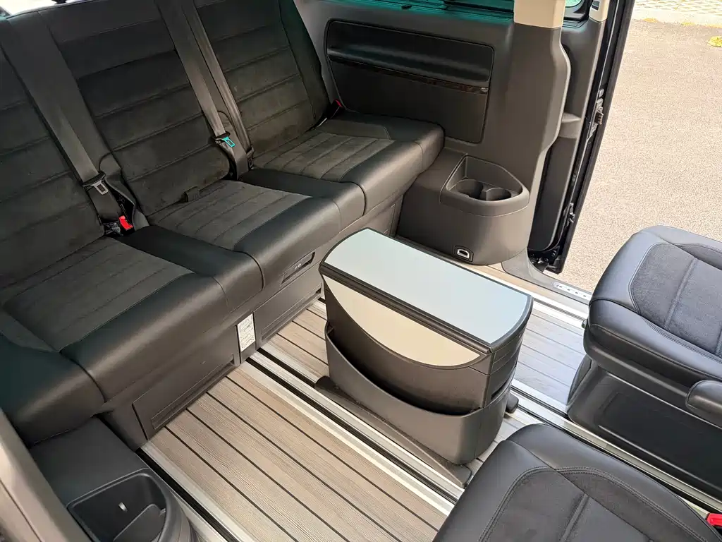 Volkswagen Multivan 2020 — фото 15