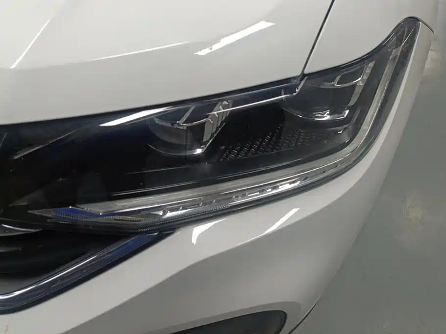 Volkswagen Explore The Shadows 2020