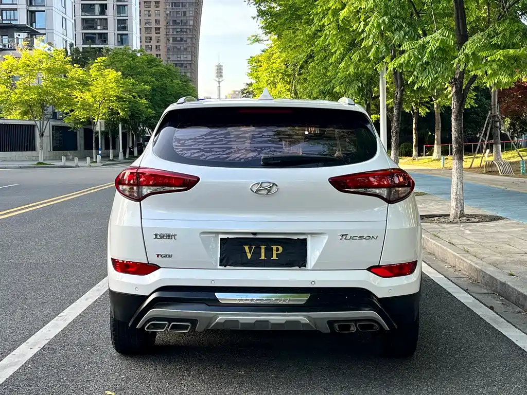 Hyundai Tucson 2017 — фото 11