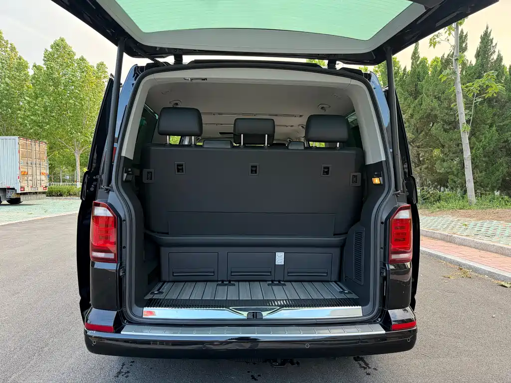 Volkswagen Multivan 2020 — фото 19
