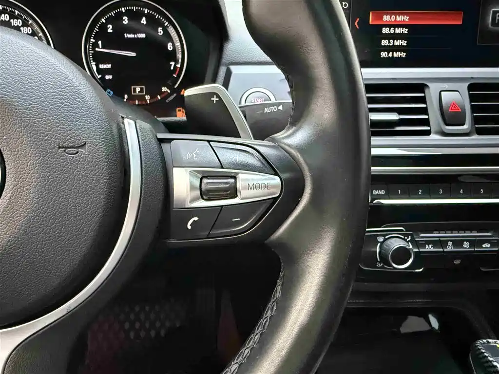 BMW 1 Series 2019 — фото 12