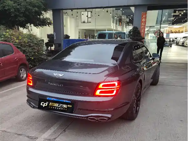 Bentley Flying Spur 2021