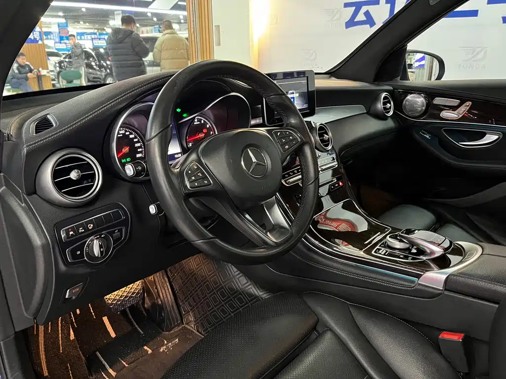Mercedes-Benz GLC 2019 — фото 10