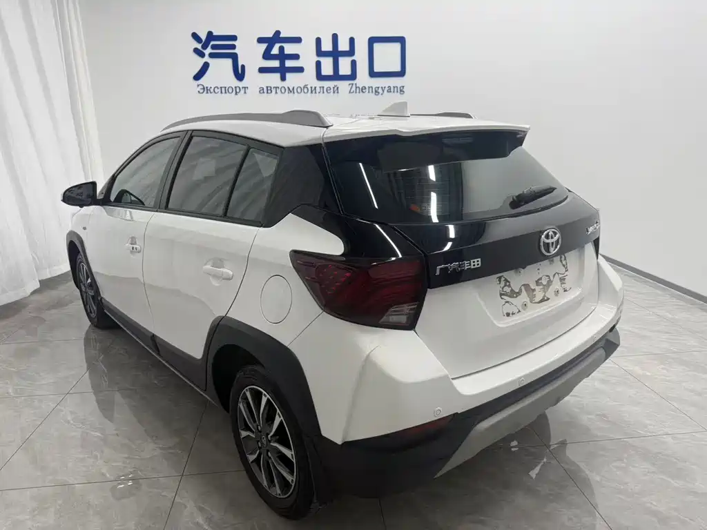 Toyota Yaris L 2022