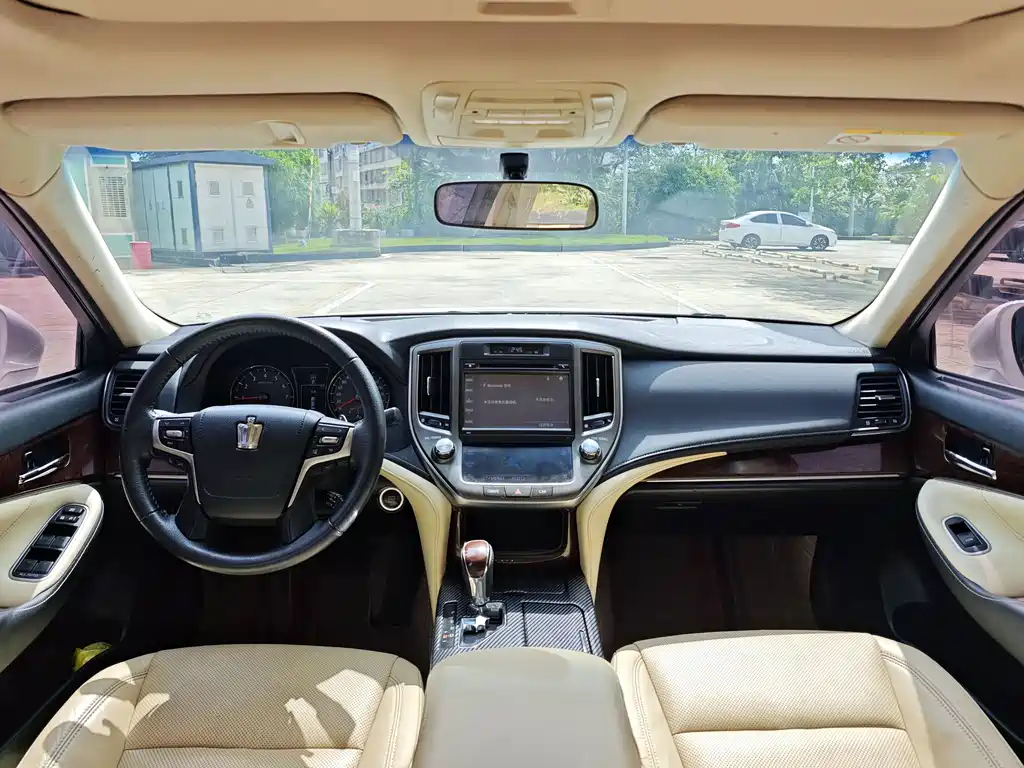 Toyota Crown 2019 — фото 11
