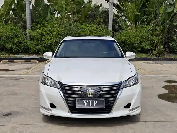 Toyota Crown 2019