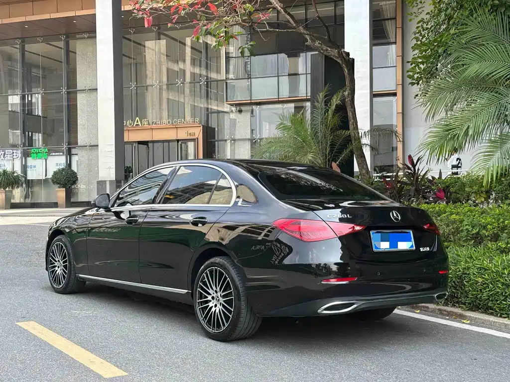 Mercedes-Benz C-Class 2023