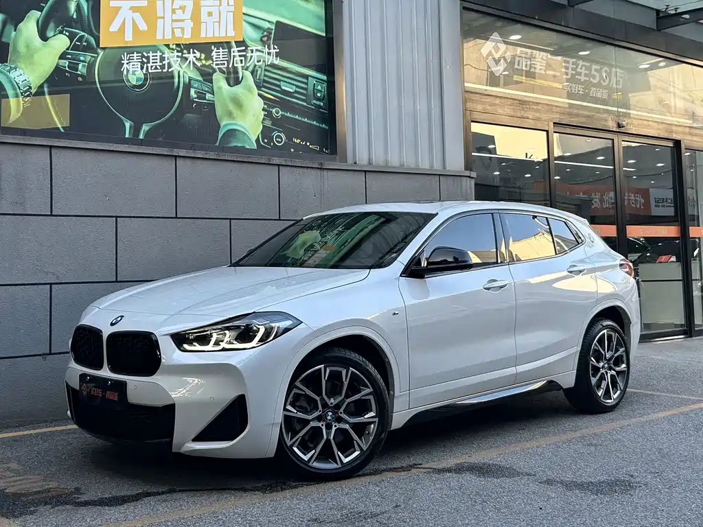 BMW X2 2022 — фото 1