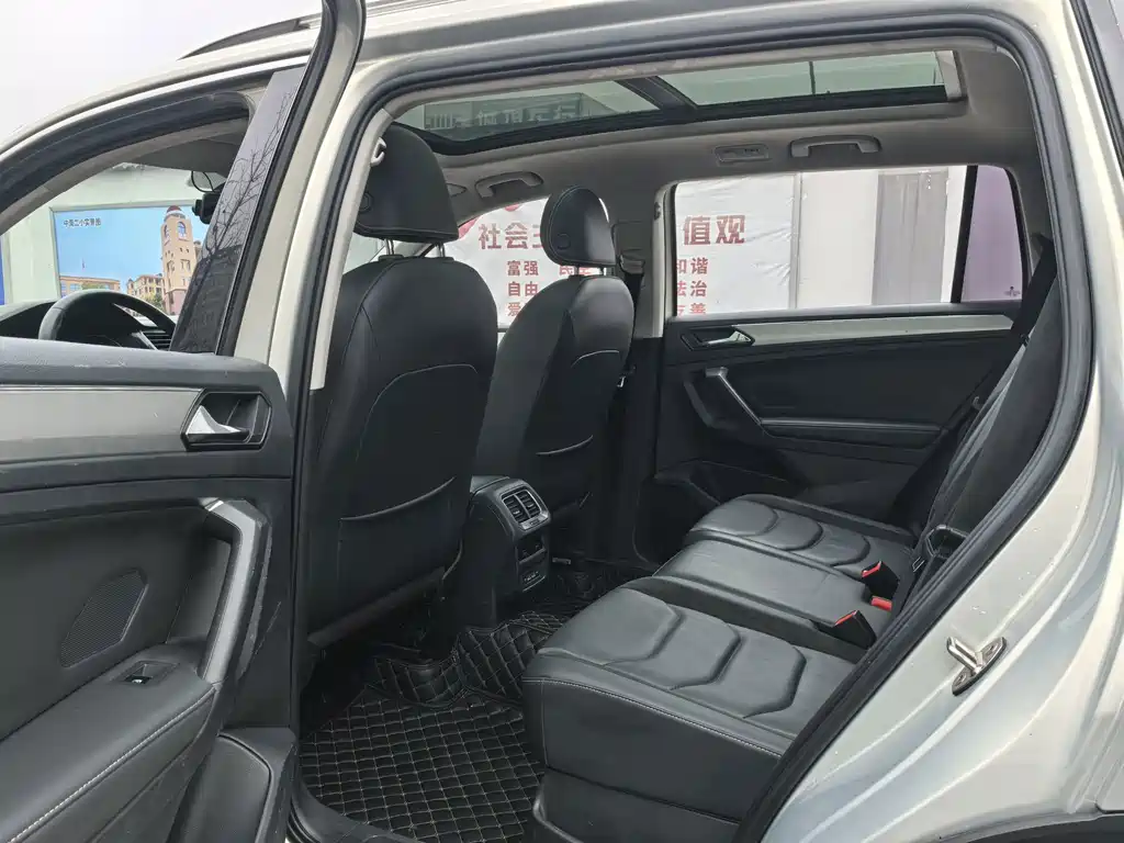 Volkswagen Tiguan L 2020 — фото 10