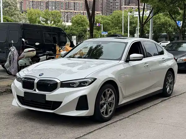 BMW i3 2023