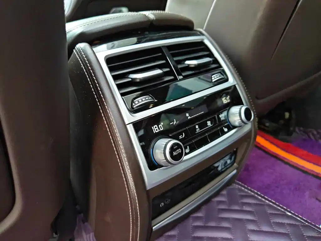 BMW 7 Series 2018 — фото 9
